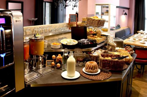 Hotel Roses - image 3
