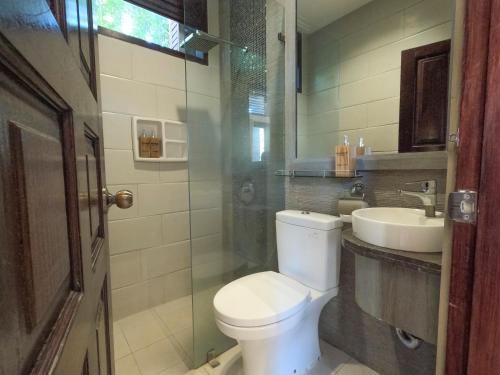 Double Room with Private Bathroom image 6