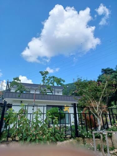 Jangryeonggol pension