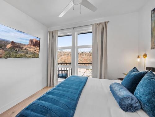Top floor - VIEWS and Best Amenities Top floor - VIEWS and Best Amenities