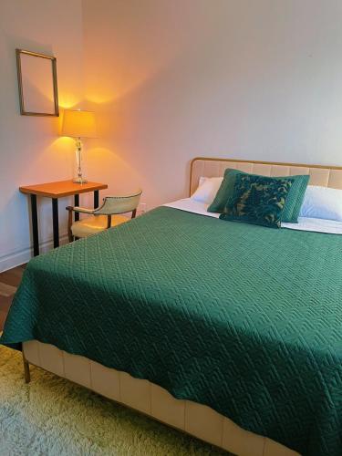 Ironbound 4 bdrm Industrial Suite! FREE parking in Harrison (NJ)