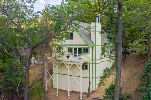 Lakeside Bliss in Lake Arrowhead, USA