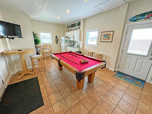 Four-Bedroom Apartment image 10