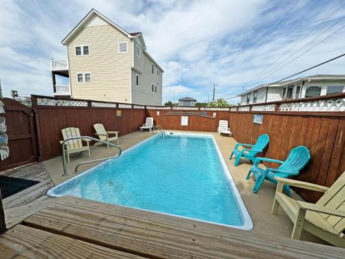 Four-Bedroom Apartment image 6