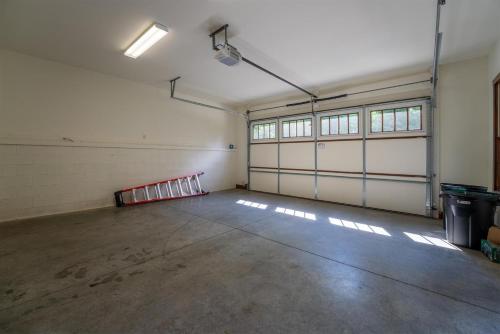 Maple Cottage in Sutton Knob