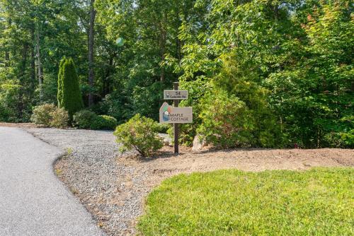 Maple Cottage in Sutton Knob