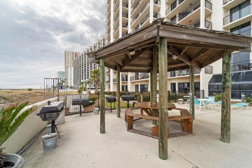 Phoenix VII 913 by Liquid Life near Gulf Shores Steamer