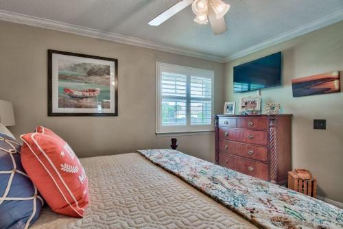 8 H Two Bedroom Condo - main image