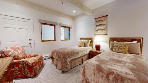 Christophe Condo with pool and view of Mt - image 2