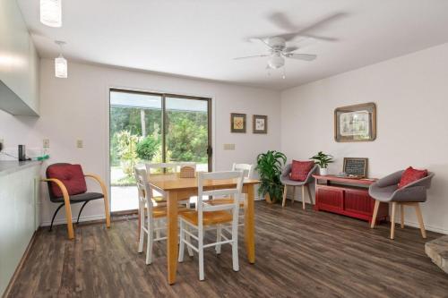 Perch - Island Hideaway Perch - Island Hideaway