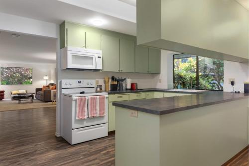 Perch - Island Hideaway Perch - Island Hideaway