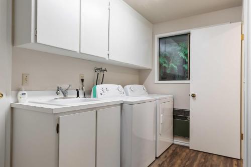 Perch - Island Hideaway Perch - Island Hideaway