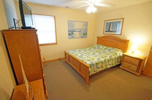 Four-Bedroom Apartment image 10