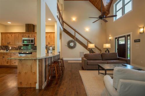 Chinquapin Cottage in Brevard