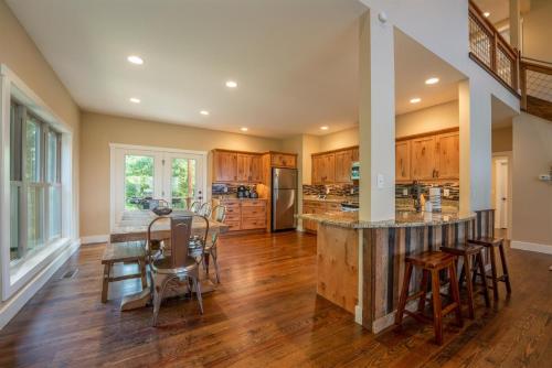 Chinquapin Cottage in Brevard