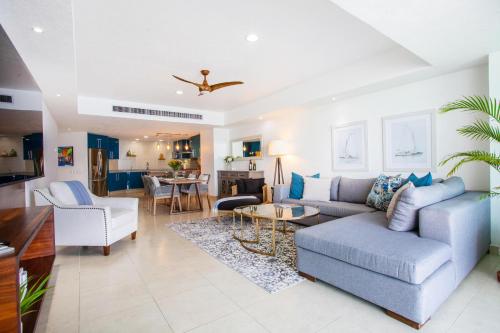 OgoVallarta, 2 BR Beachfront with Double Balcony, Office, BBQ in Puerto Vallarta, Mexico