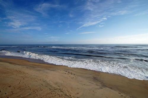 KH4111- The Beach Barn in Kitty Hawk (NC)