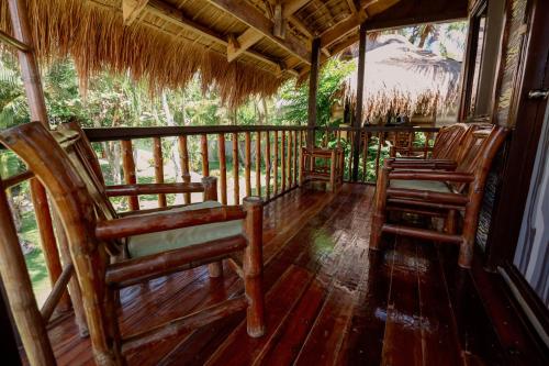 Balcony/terrace, Polaris Beach and Dive Resort Inc in Loon