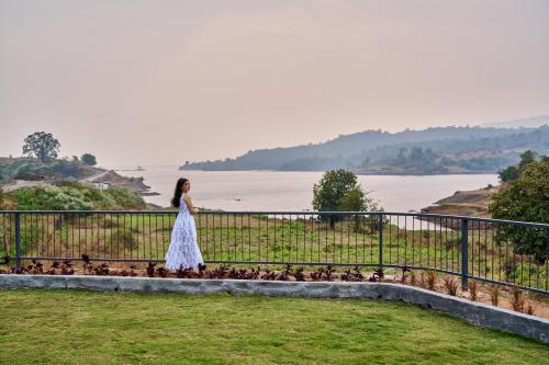สวน, SaffronStays Eldora by the Lake in ฮาลิวาลี
