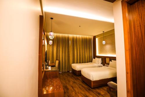 Deluxe Double or Twin Room image 1