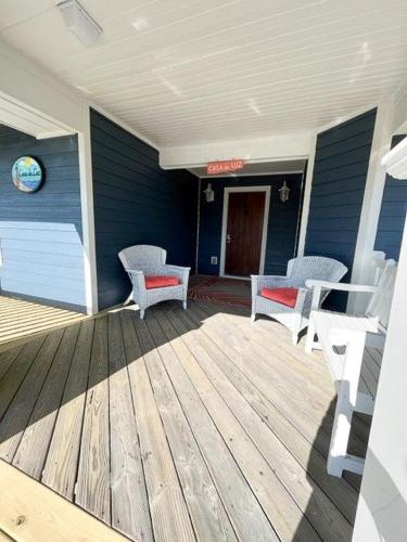 Four-Bedroom Apartment image 9