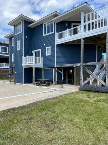 Four-Bedroom Apartment image 6