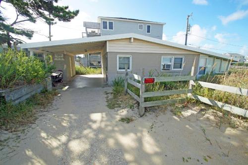Three-Bedroom Apartment image 9