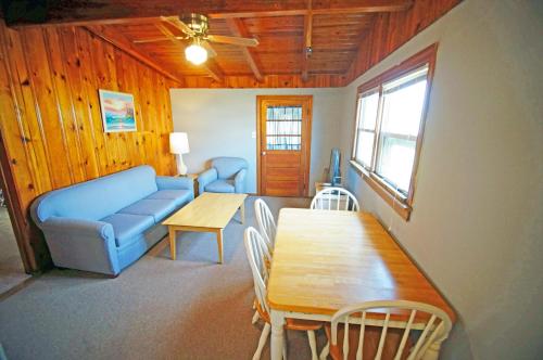 Three-Bedroom Apartment image 8