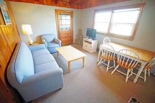 Three-Bedroom Apartment image 6
