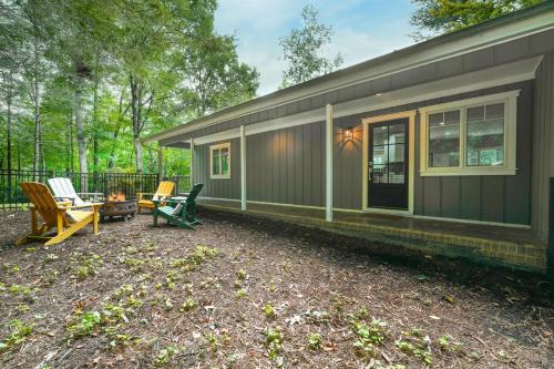 Hillside Hideaway in Pisgah Forest, USA