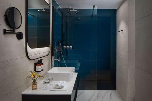 NH Collection Frankfurt Spin Tower Room Type - Premium Double Room