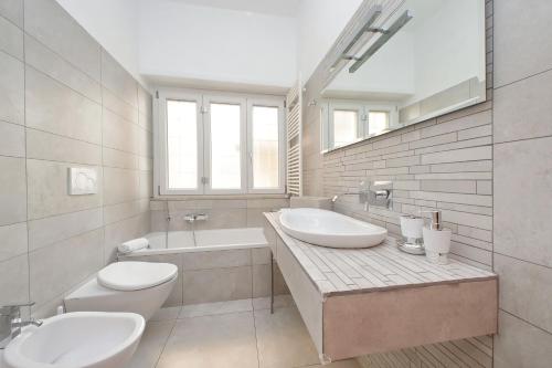 New Apartment with balcony - 150m Metro A, Řím (fotografie 8)