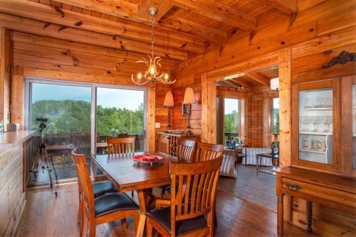 Private Mountaintop Cabin in Rosman, USA