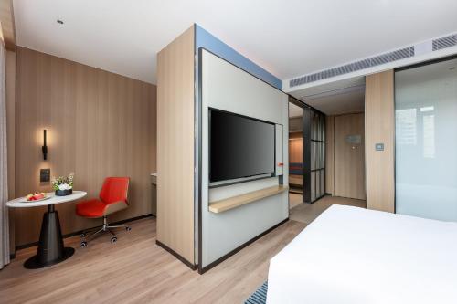 room detail thumbnail 1