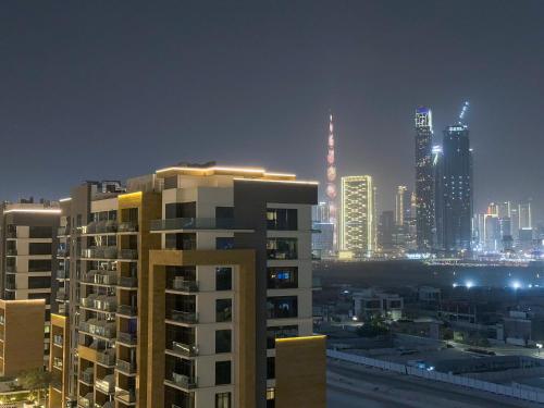 Luxury 3BR near to Downtown - Burj Khalifa & Pool Views - 10 min to Dubai Mall, Dubaj (zdjęcie 2)