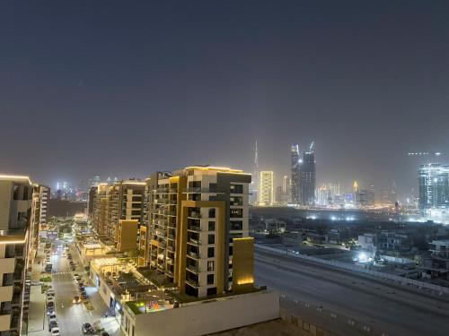 Luxury 3BR near to Downtown - Burj Khalifa & Pool Views - 10 min to Dubai Mall, Dubaj (zdjęcie 3)