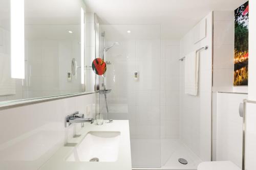 Mercure Hotel Duesseldorf Zentrum - image 4