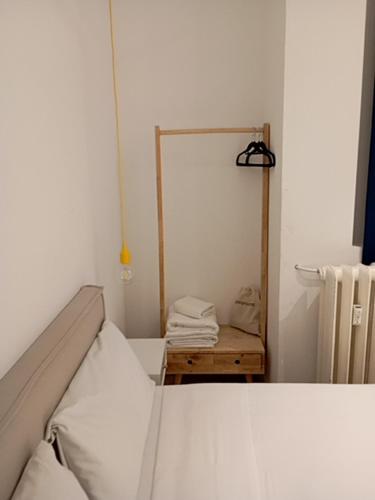 Budget Double Room image 5