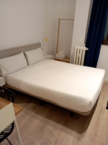 Budget Double Room image 2