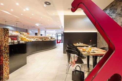 Mercure Hotel Düsseldorf Zentrum - image 5