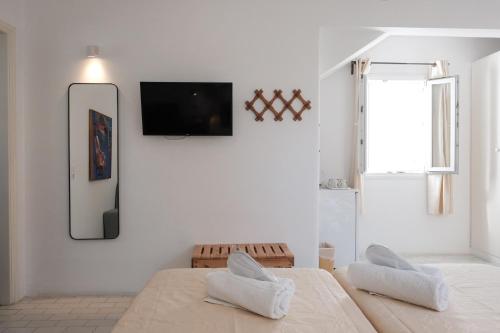Twin Room image 8