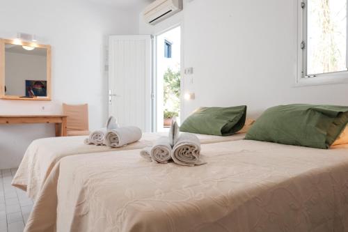 Twin Room image 3