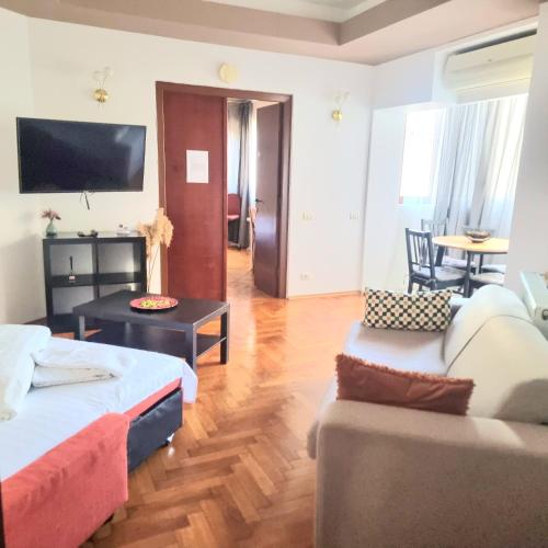 Cozy Retreat - Spacious Apt near Old Town, Bucharest