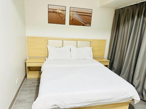 La Chicka Staycation in Coast Residences, Manila