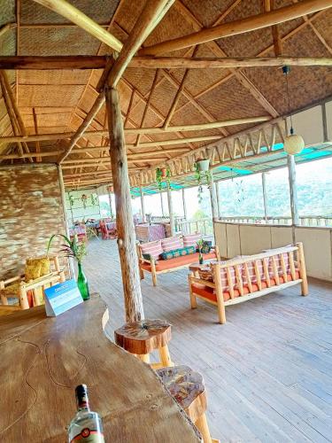 Pohled zvenku, Bwindi Neckview Lodge in Kanungu