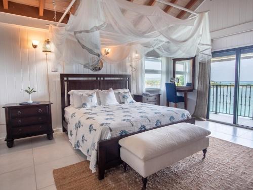 The Seahouse Antigua SEAFRONT in Mamora Bay