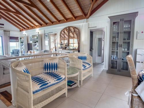 The Seahouse Antigua SEAFRONT in Mamora Bay