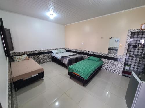 1 double bed, 2 twin beds