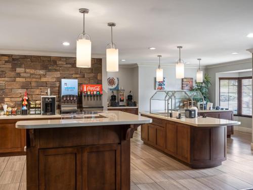 مطعم, Staybridge Suites Indianapolis Downtown-Convention Center By IHG in مركز مدينة انديانابوليس