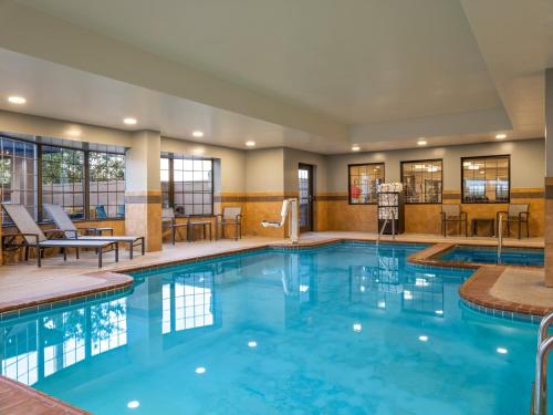 مسبح, Staybridge Suites Indianapolis Downtown-Convention Center By IHG in مركز مدينة انديانابوليس